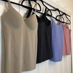 UNIQLO AIRISM Tank Bundle